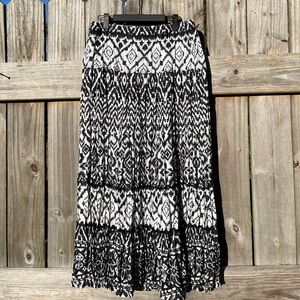 Choices Black and White Geometric Maxi Skirt size L